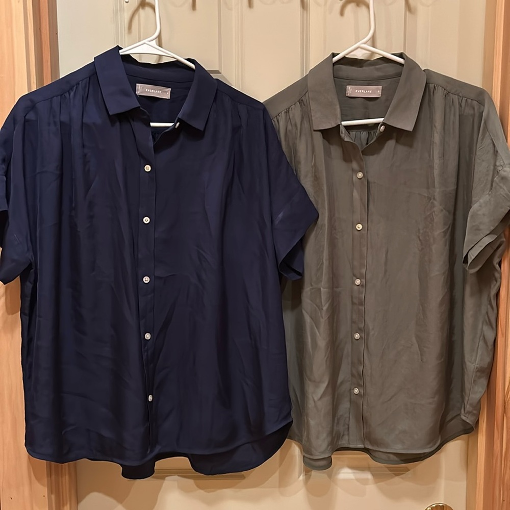 Everlane 2 silky short sleeve button down tops size 8